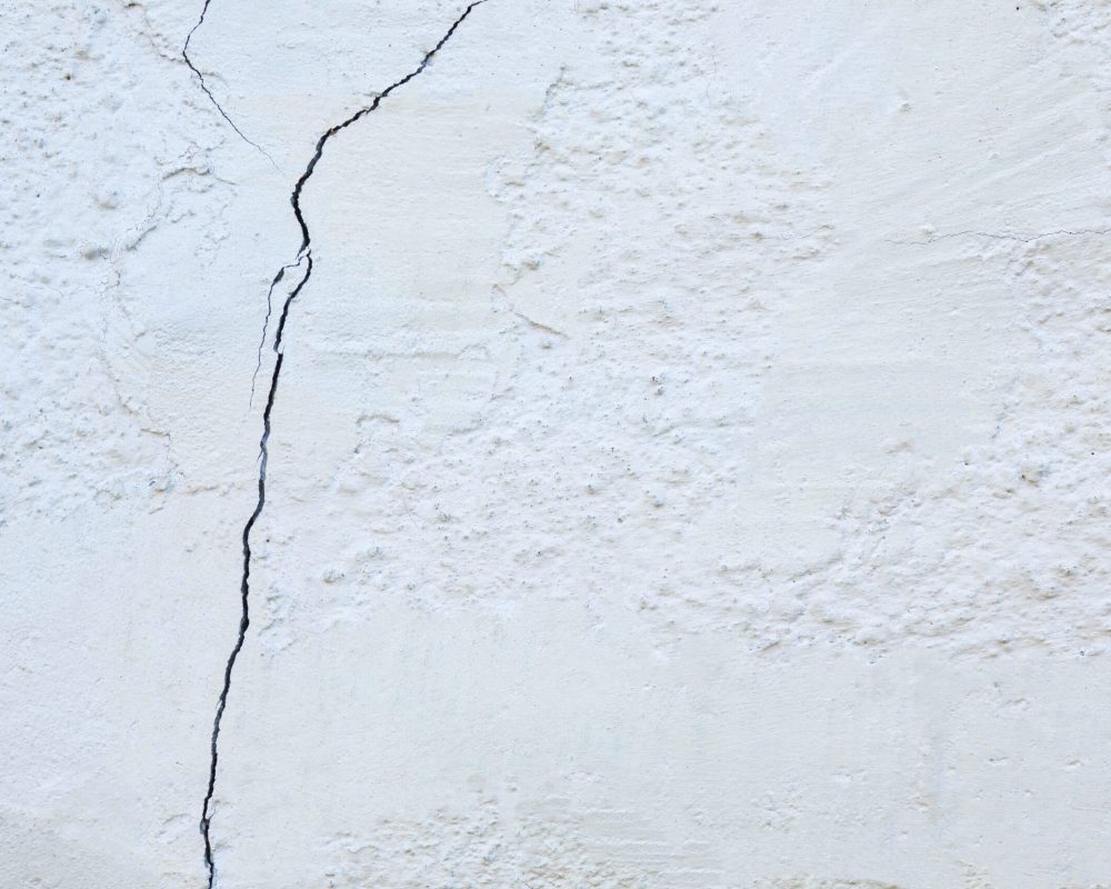 Cracked wall Cracked wall